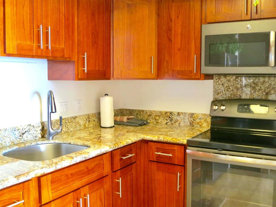 Beautiful Remodeled NEW kitchen