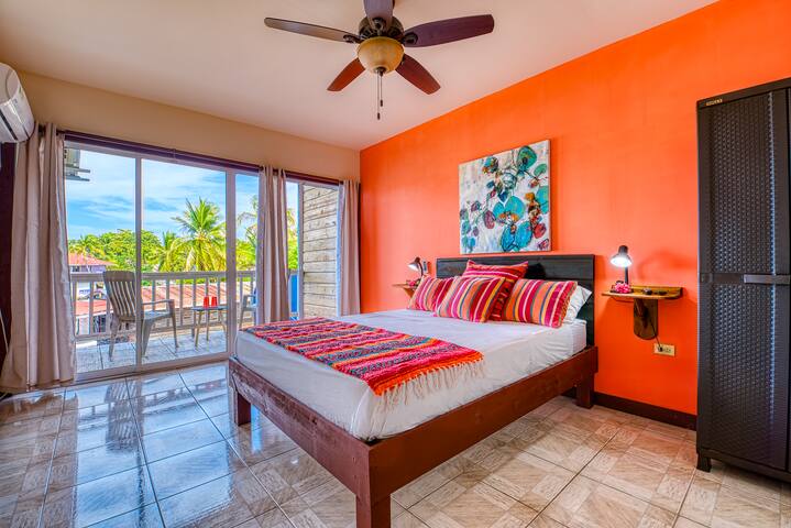 Sunny Suite with Private Patio in Hotel over Sea