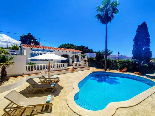 Stunning quiet villa w/ pool near beach & shops!