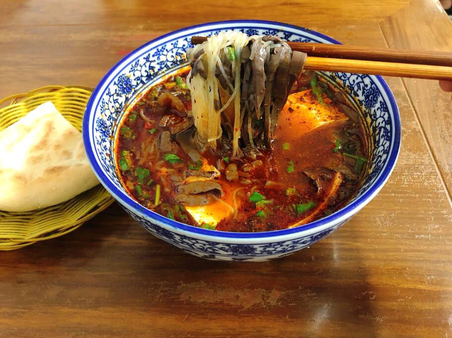 西安老铁天天打卡的粉汤羊血 西安旅游攻略 尽在airbnb爱彼迎 西安老铁天天打卡的粉汤羊血 西安旅游攻略 尽在airbnb爱彼迎