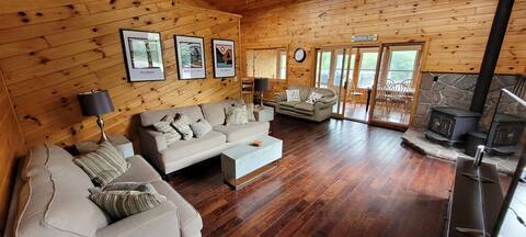 Waterfront cottage by Killbear/Parry Sound