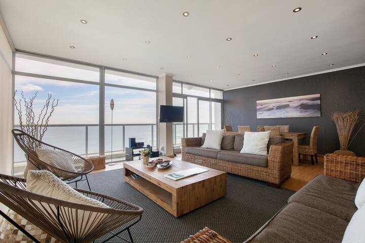 Spectacular Views ~ Penthouse Apt. *Backup Power* gallery image 2