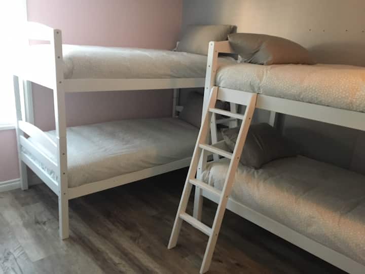 Двуетажна стая - 2 двойни легла