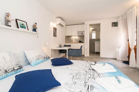 Top Airbnb: ARCO cozy studio apartment in the center in Grad Vis