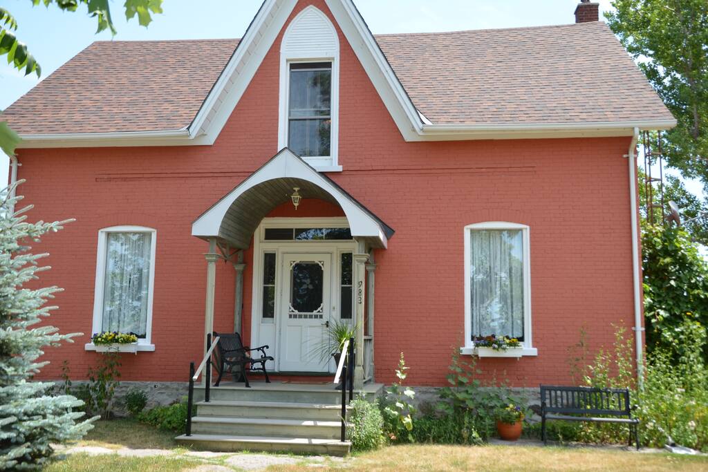Trillium house circa 1811.