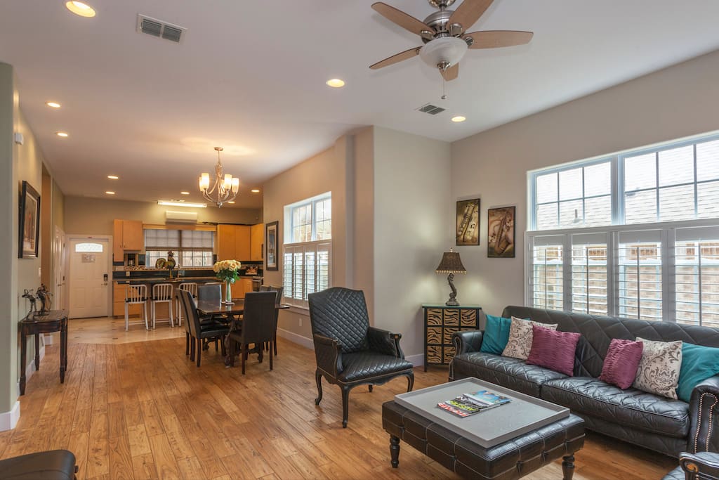 Open Floorpan with lots of seating!