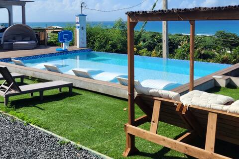 PRIVATE INFINITY POOL & Ocean view & jacuzzis 7br