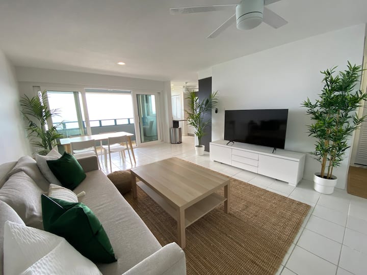 Oceanfront Newly Renovated Condo Condominiums for Rent in St. Thomas