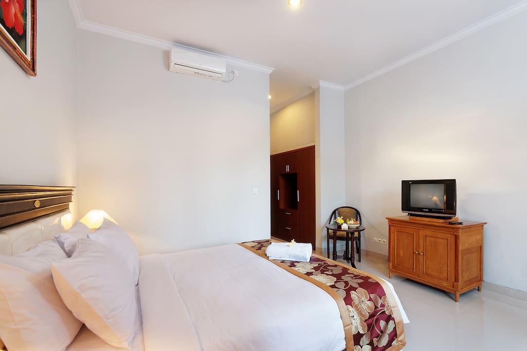 Deluxe Room (Bedroom, Queen Bed)