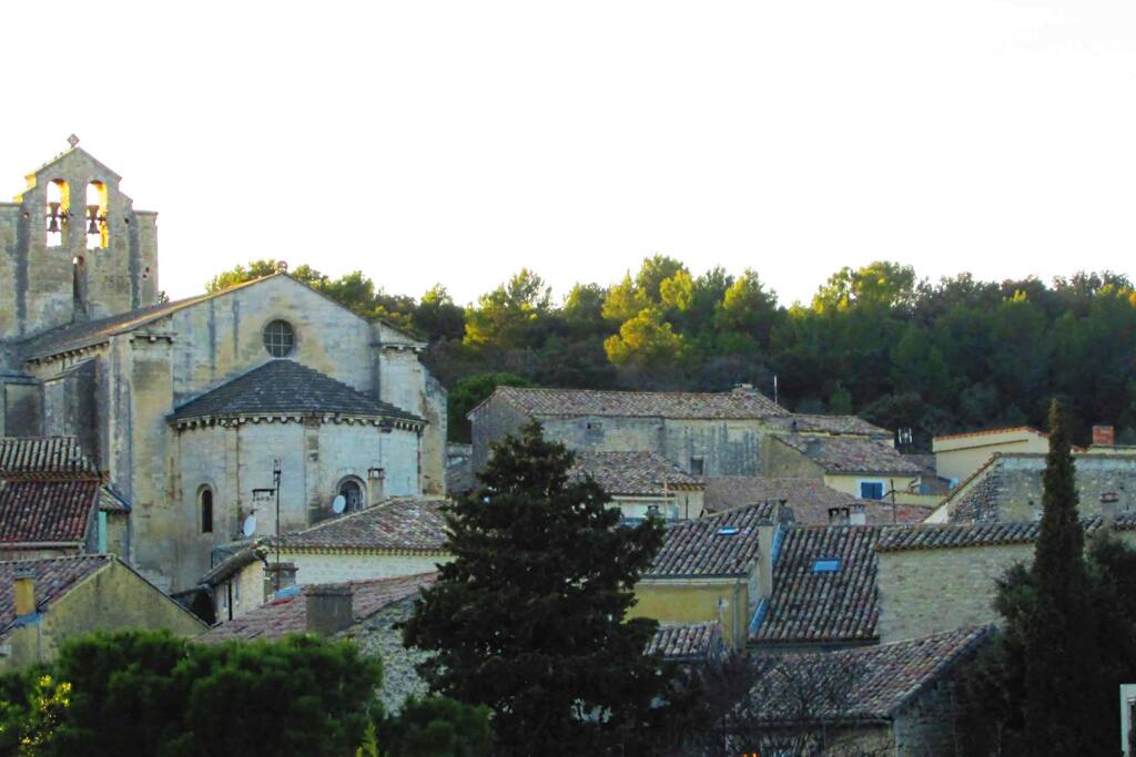 Notre village en Drôme provençale ,proche de l'Ardèche, Avignon , Orange, Grignan , Montélimar .