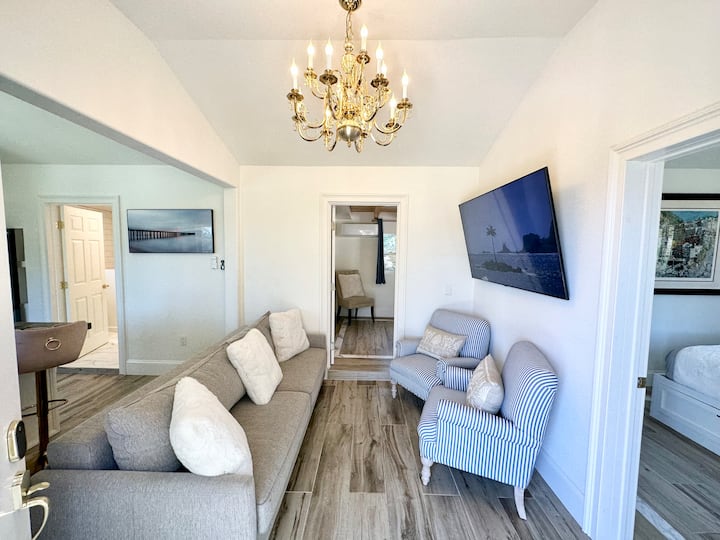 Ocean Views! Pool New 2/2 Malibu House Parking - Malibu, CA