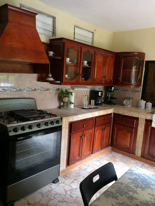 Fully functional eat-in kitchen