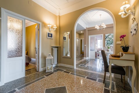 VICTORIA: romantic & luxury apartment