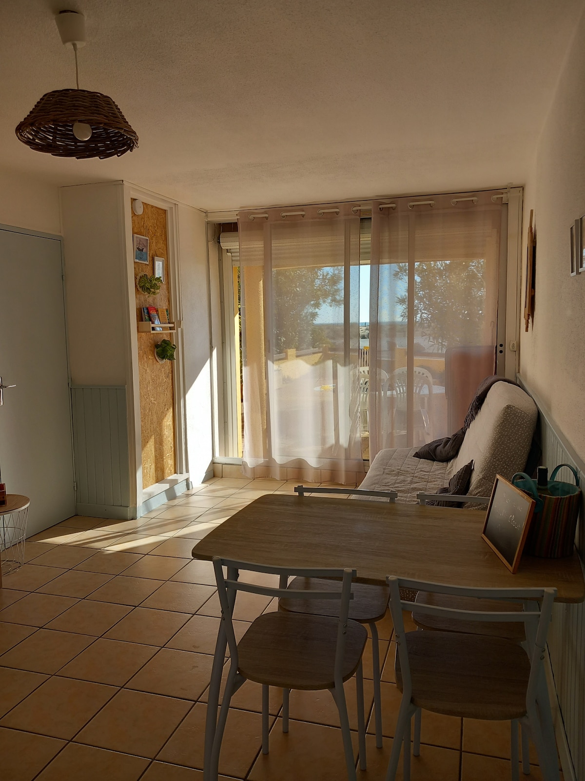 Propriété Airbnb réussie: St Pierre la Mer, waterfront, 30 m from the beach à Fleury