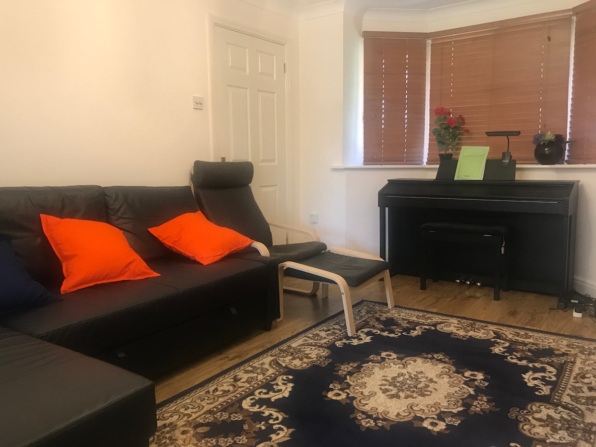 Detached 3 bed Family Home, Shenley lodge. Houses for Rent in Shenley