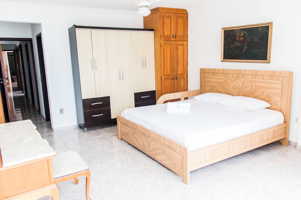 Quarto 01 (Suíte): muito amplo