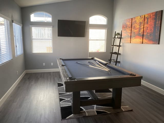 Vegas Oasis STR19-00109