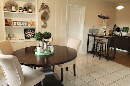 Great beach house with POOL!! Loads of amenities!!