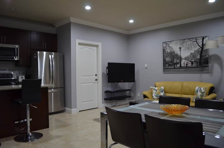 Modern 2br. Suite W/ Nice Backyard - Surrey, BC