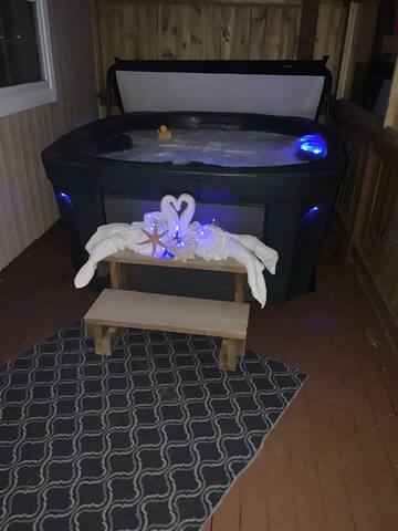 Lisa’s seaside chalet w/hot tub Aboiteau beach,NB gallery image 3