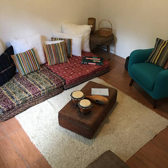 El lugar dónde tus historias serán escuchadas por tus amigos (la sala)