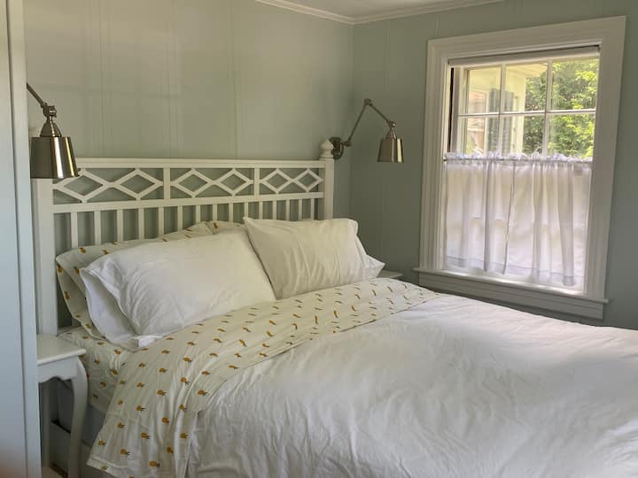 Предна спалня: двойно легло 