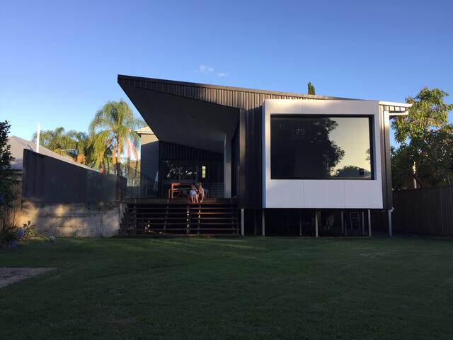 Bright Queenslander with pool & modern extension gallery image 5