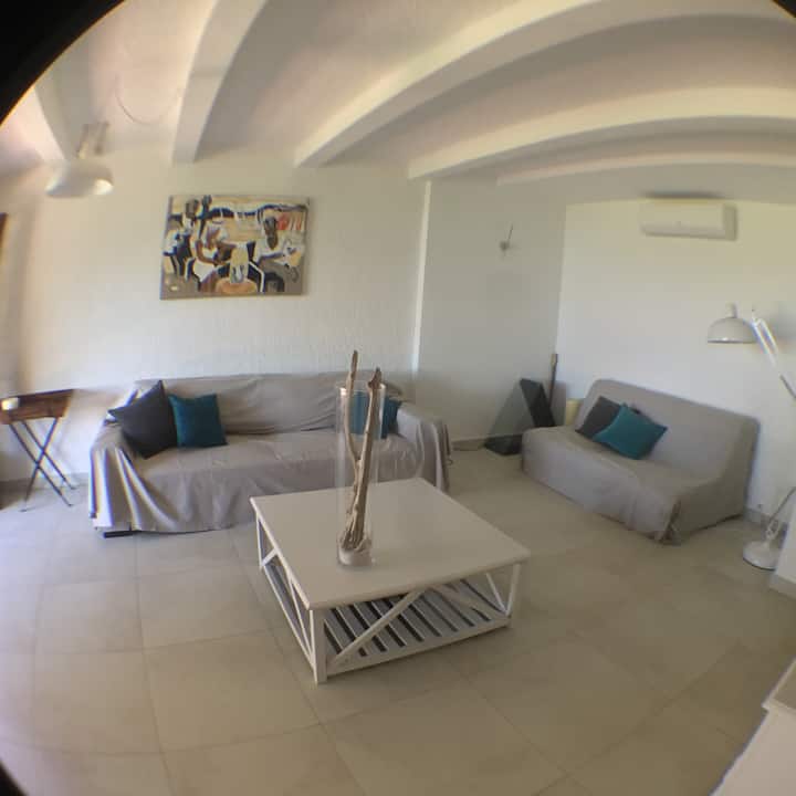 F3 in VILLA, beach within walking distance, sea-lava-view, 20 min. Ajaccio
