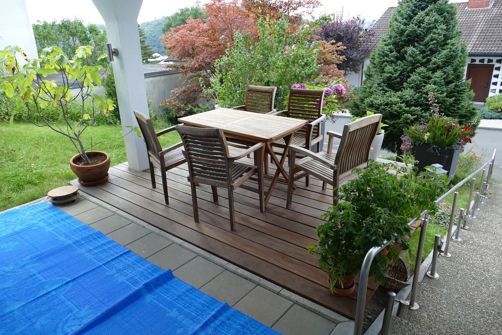 Sheltered outside seating
Überdachte Terasse