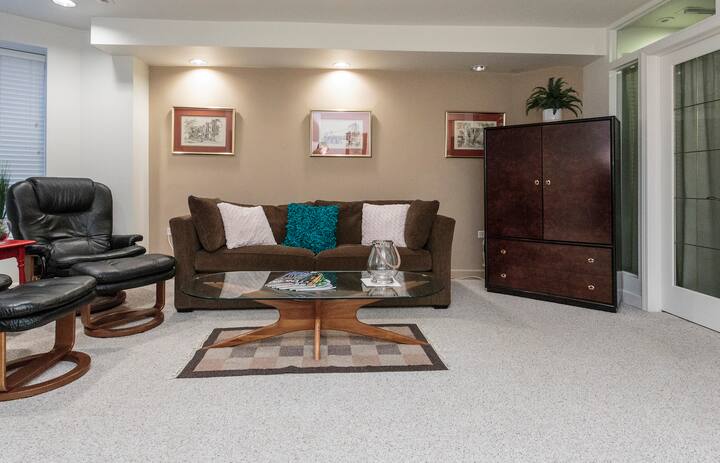Beautiful Lincoln Park 2 Bedroom Basement Apt Apartments For Rent In Chicago Illinois United States