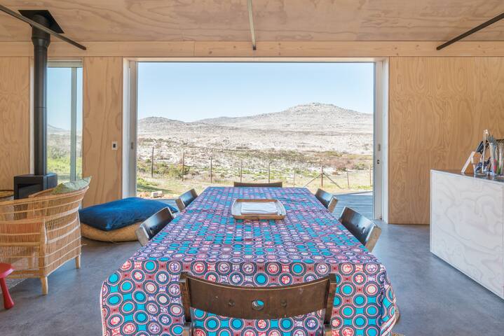 Chic & simple beach cabin on Cape Point Reserve gallery image 2