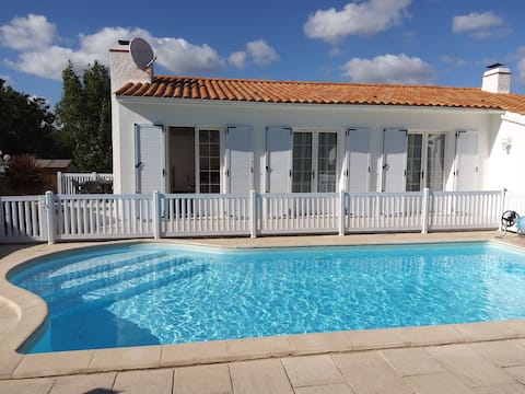 VENDÉE VILLA WITH POOL 10 MINUTES FROM THE BEACHES