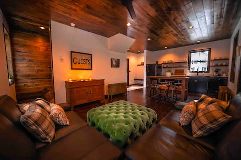 Sauna, Private Chef, & Walk to Village