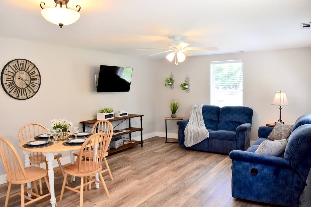 Open living area to recline and relax