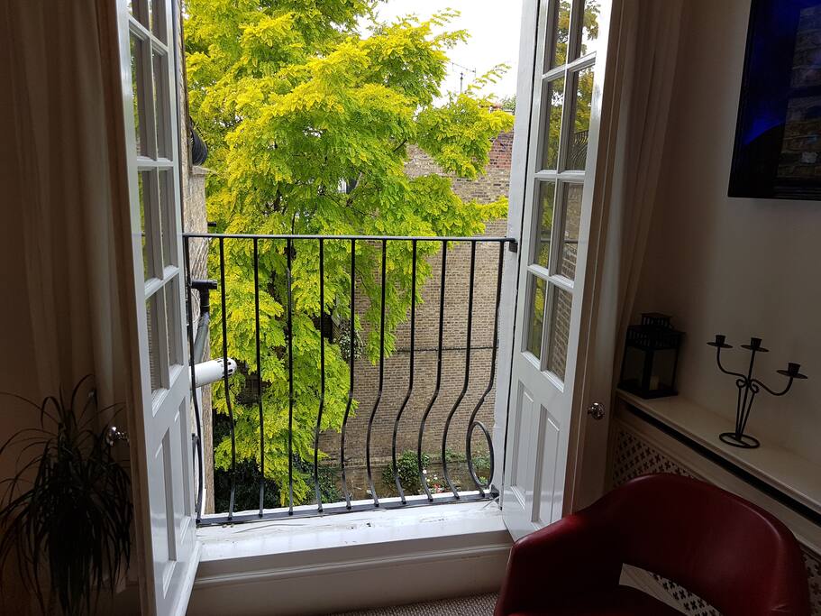 French doors, Romeo balcony