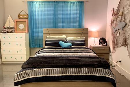 Cozy, simple and quiet private room.