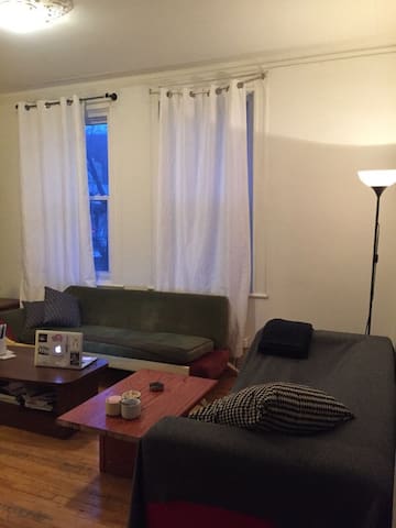 Plateau room for rent / chambre a louer Plateau