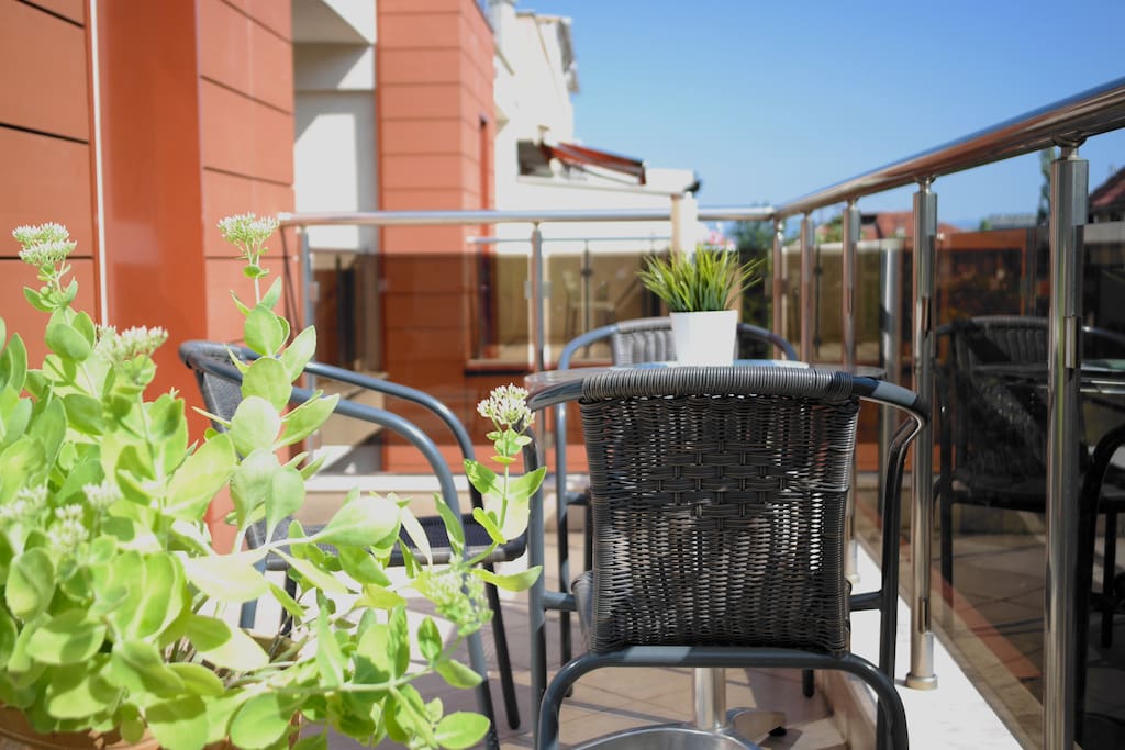Terrace - have a snack among the trees ^_^