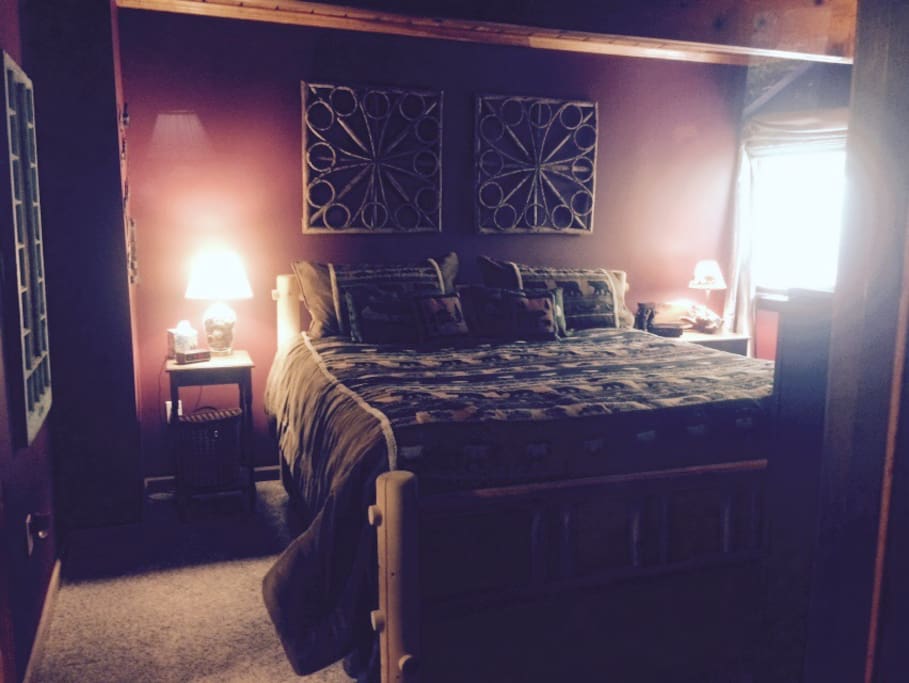 king bed w/full bath