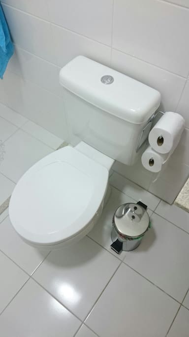 clean bathroom