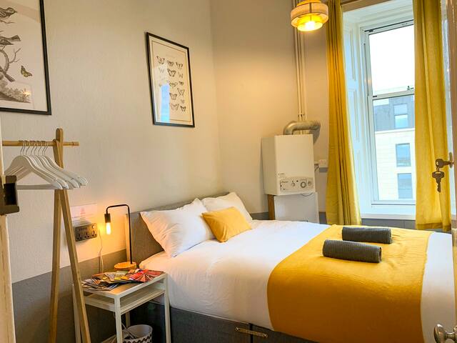 Double Central Room w/ Extras ★ 2750+ Reviews -R21