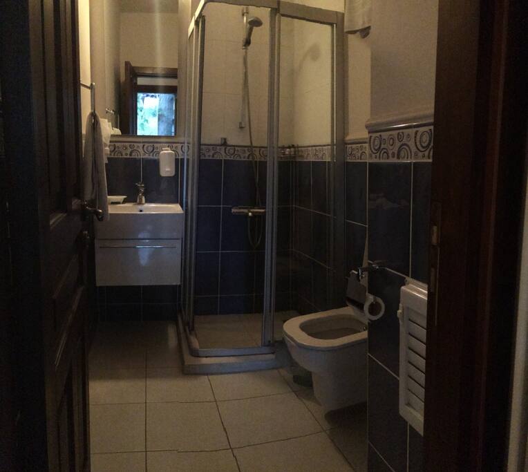 DOUBLE ROOM