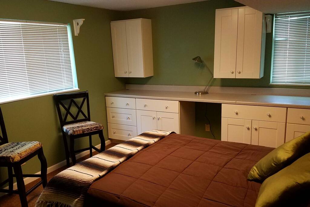 Queen size bed