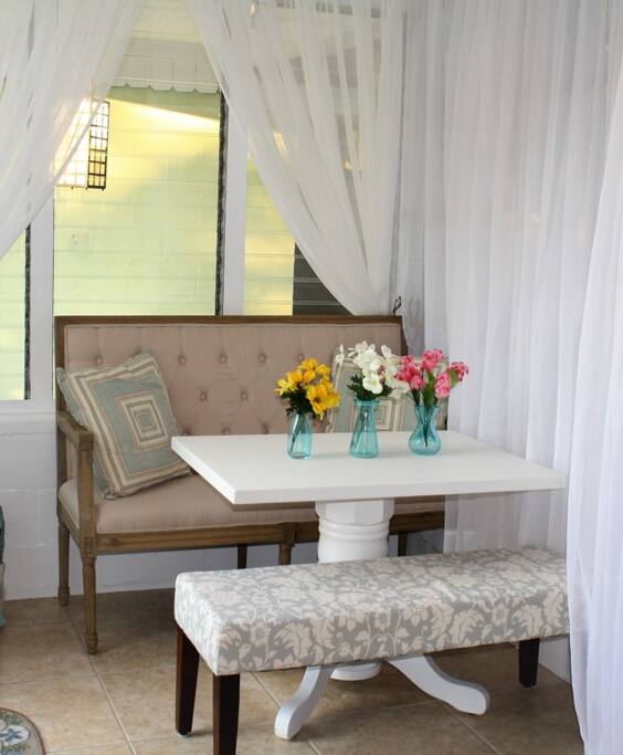 Breadkfast Nook