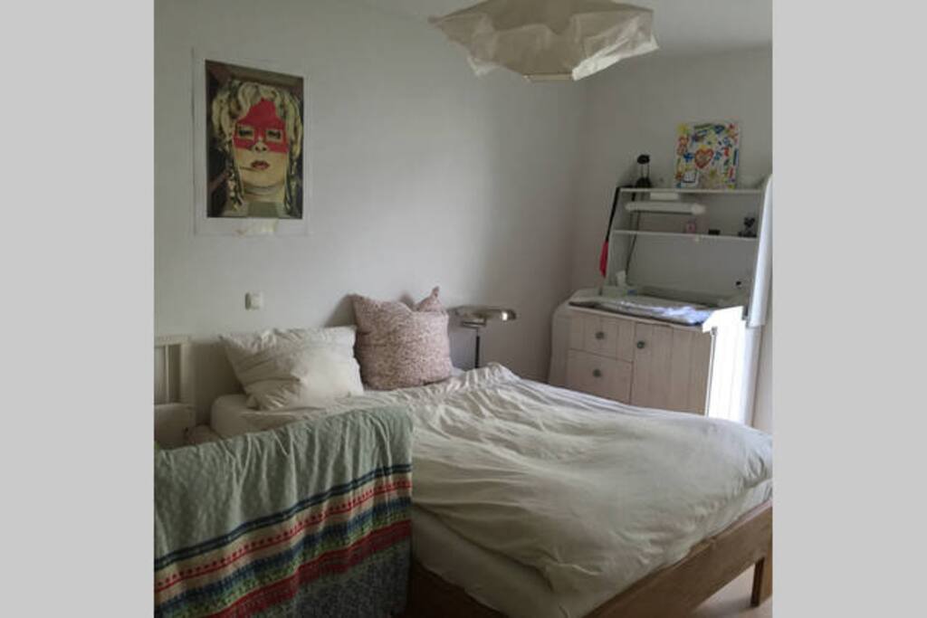 Bed room
