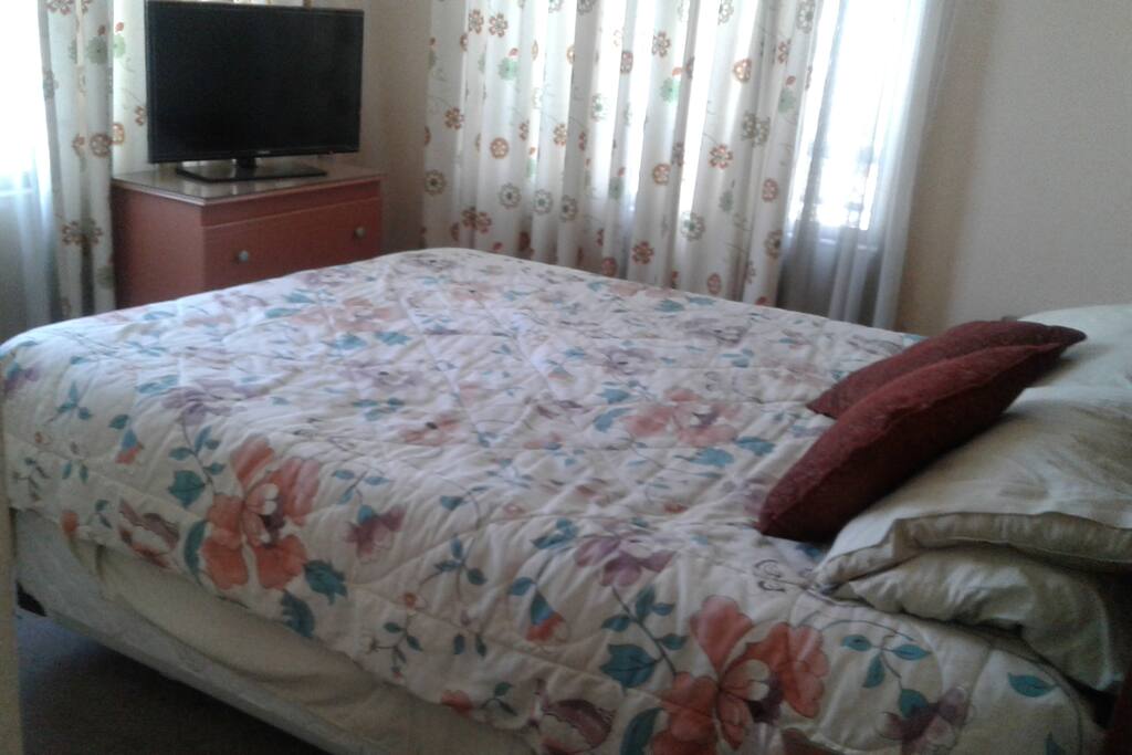 Habitación doble con baño privado/ double room with ensuite facilities