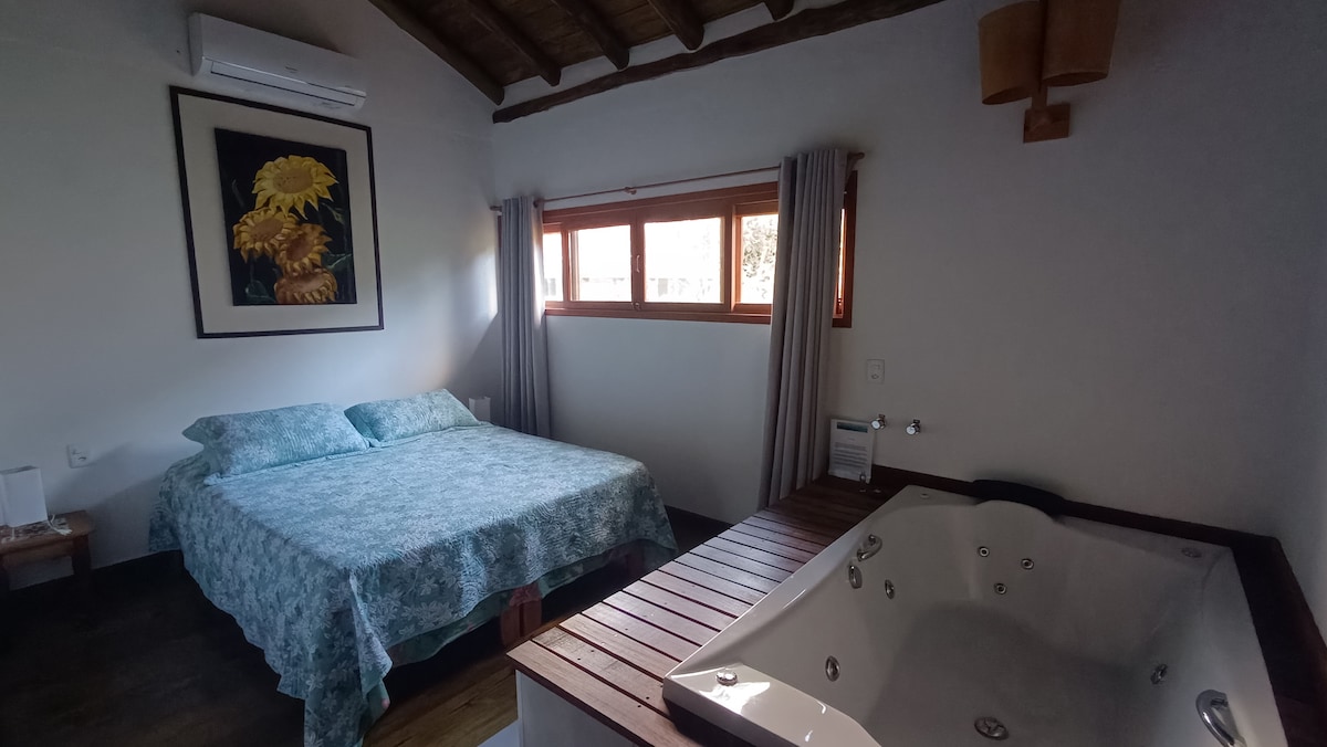 SUÍTE AGORA COM AR CONDICIONADO