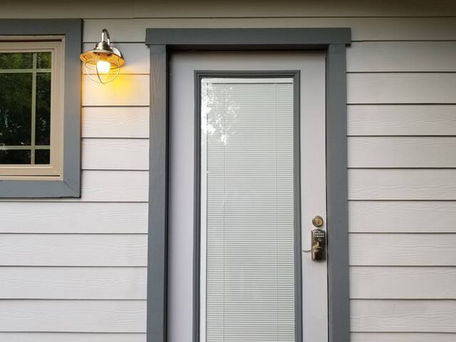 Tiny House Experience near Downtown