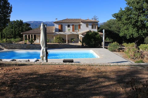 Beautiful Villa with pool