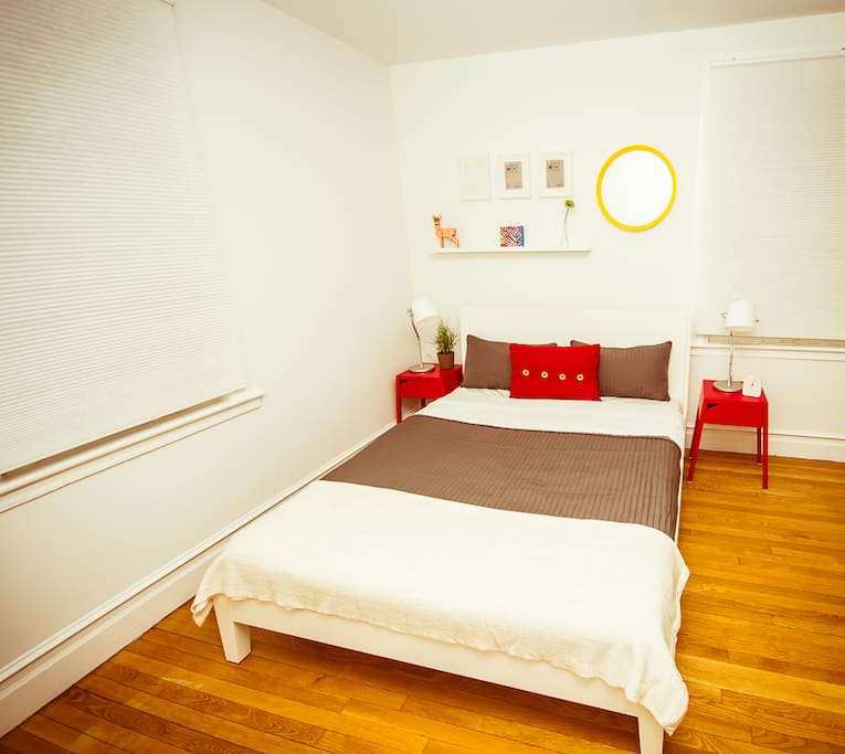 QUEEN SIZE BED WITH NIGHT STANDS